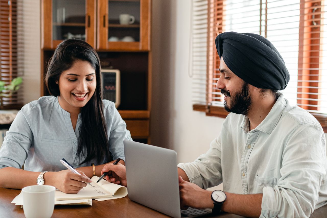 Couple reviewing a Key Fact Statement
